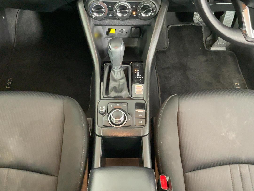 Photo '18' of Mazda CX-3