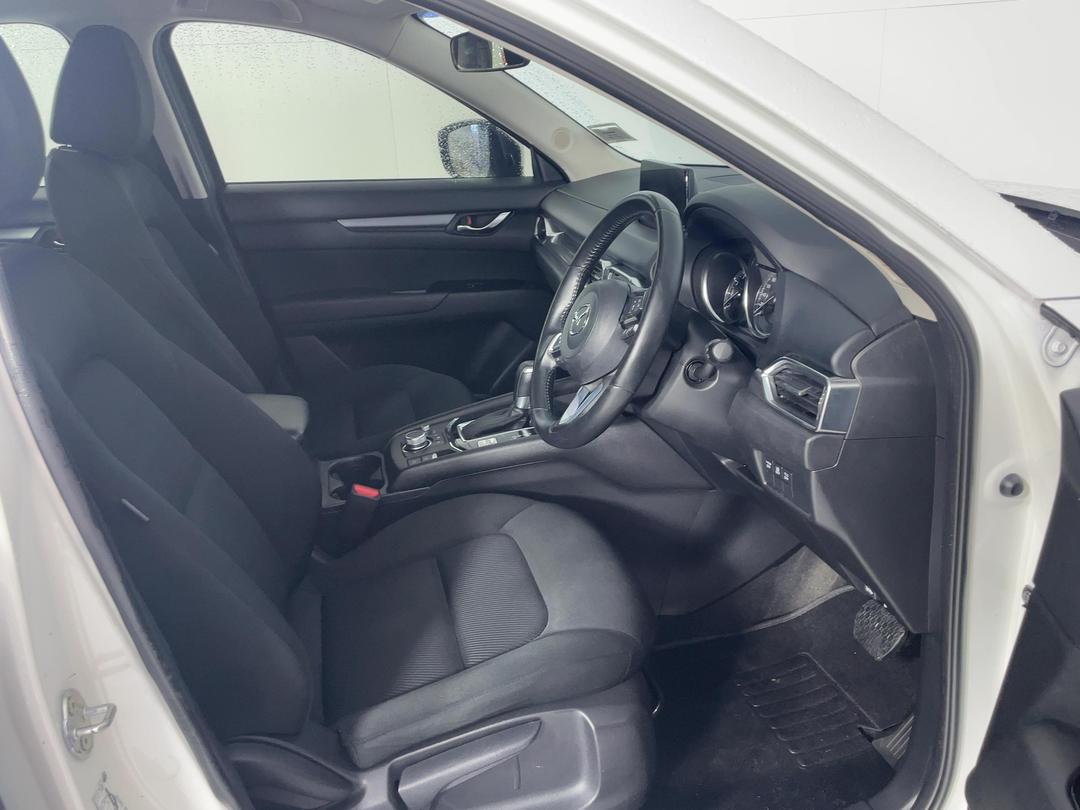 Photo '16' of Mazda CX-5