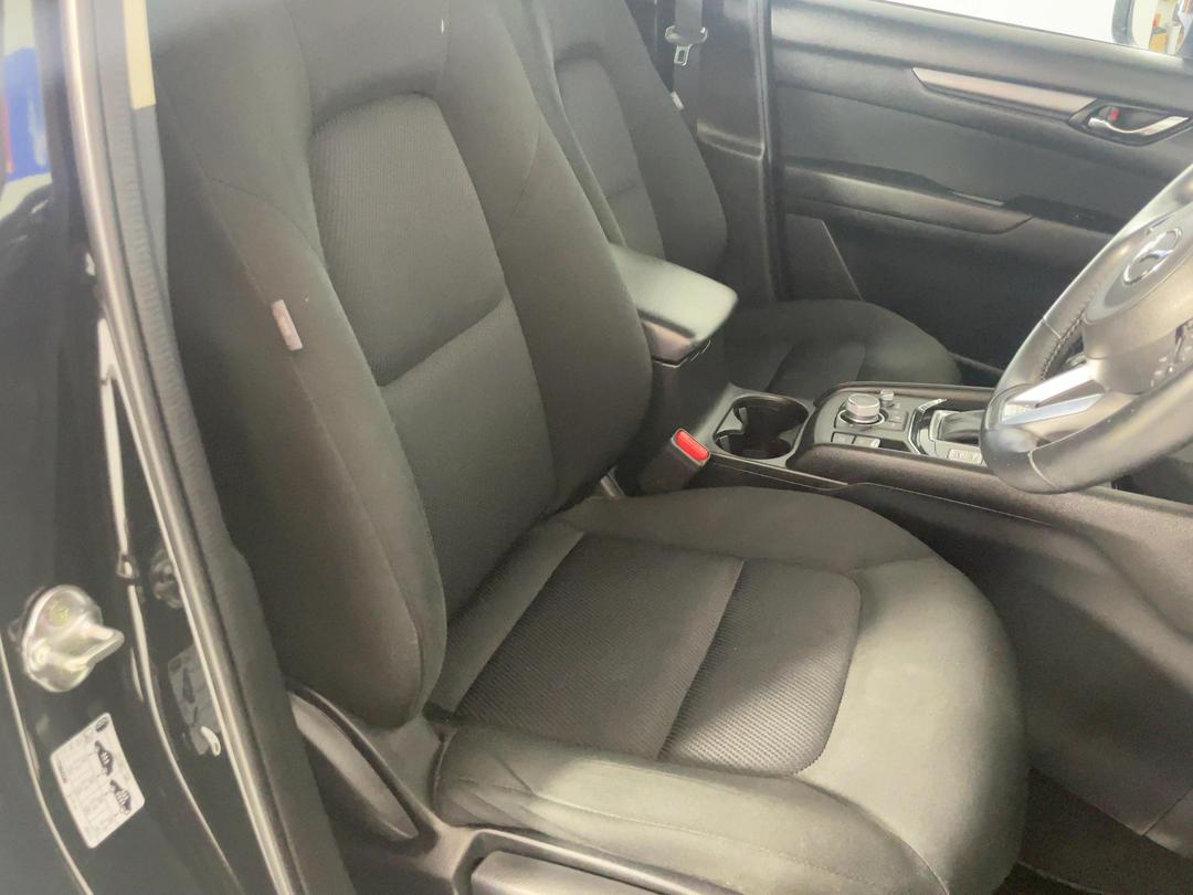 Photo '16' of Mazda CX-5