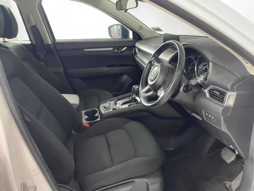 Photo '16' of Mazda CX-5
