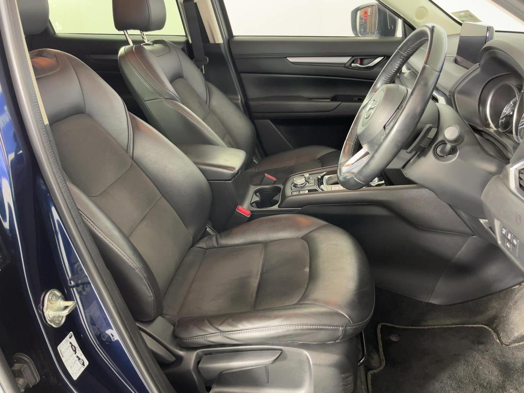 Photo '16' of Mazda CX-5