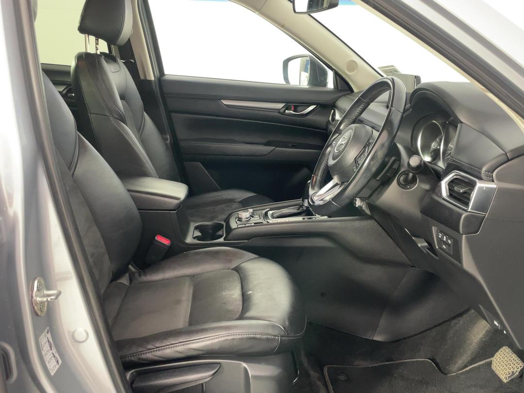 Photo '16' of Mazda CX-5
