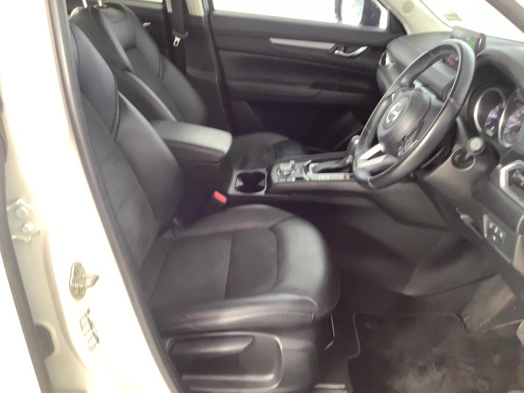 Photo '16' of Mazda CX-5