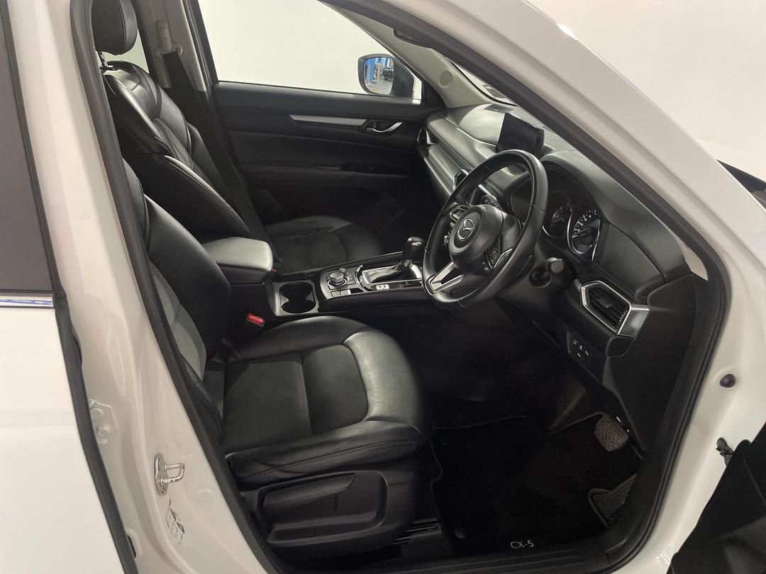 Photo '16' of Mazda CX-5