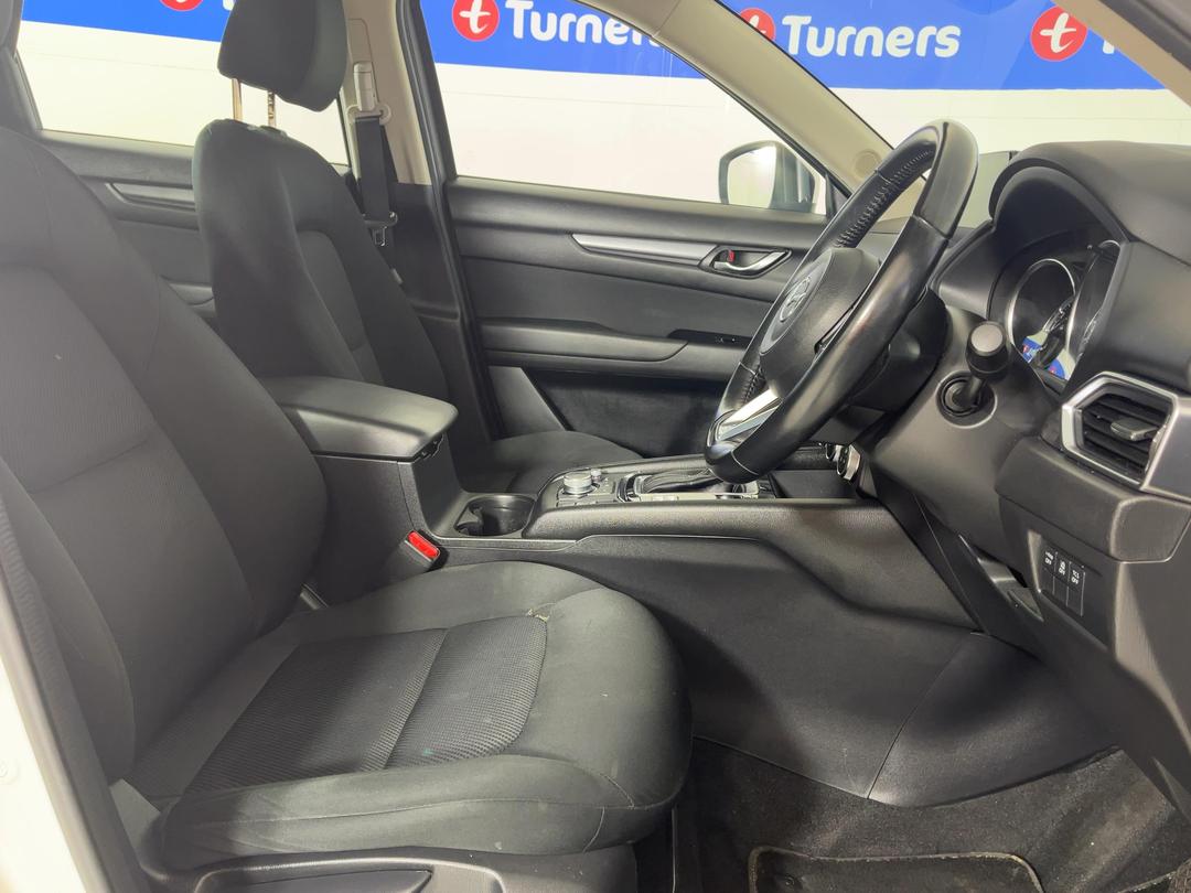Photo '16' of Mazda CX-5