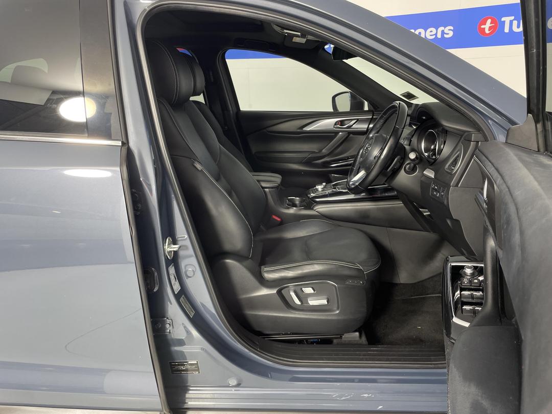 Photo '16' of Mazda CX-9