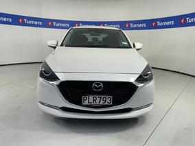 Photo '2' of Mazda Mazda2