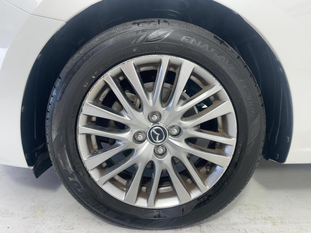 Photo '10' of Mazda Mazda2