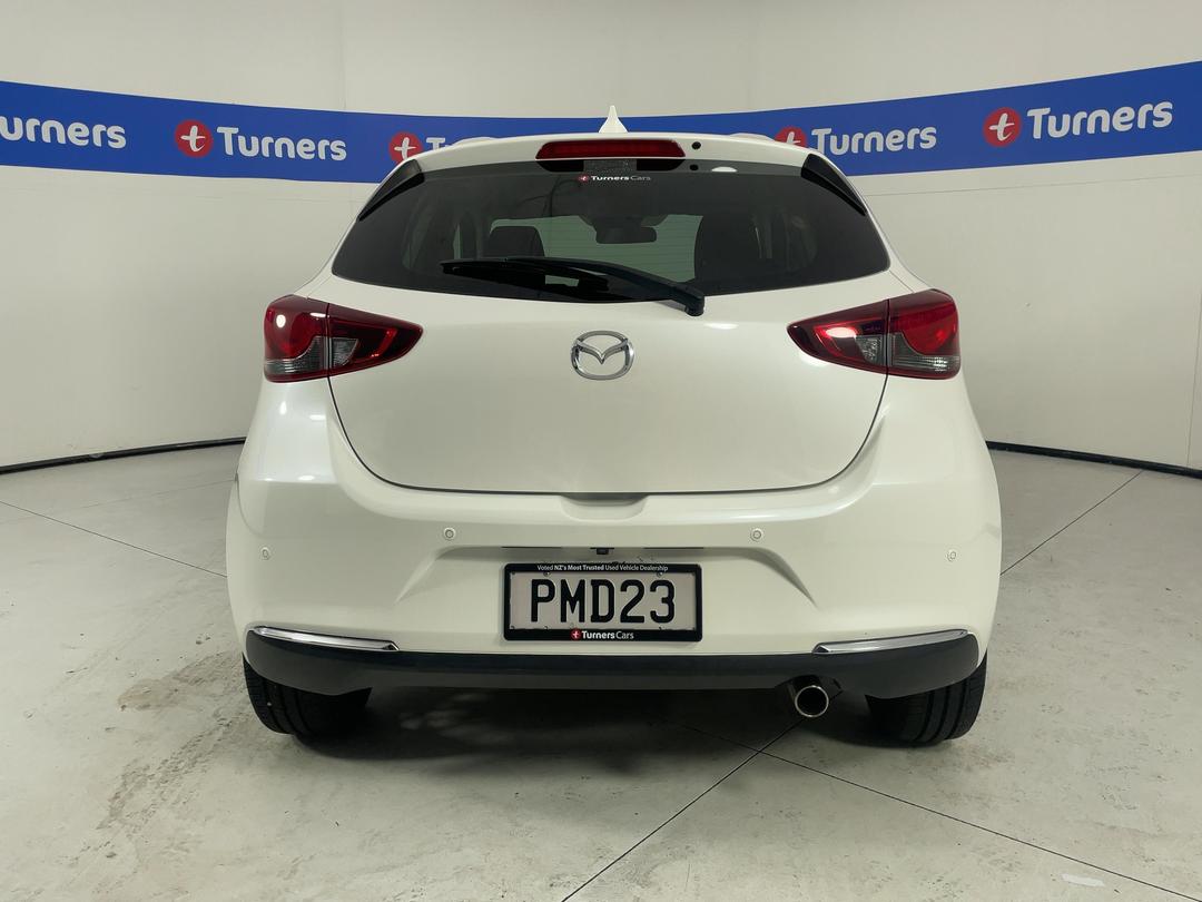 Photo '6' of Mazda Mazda2