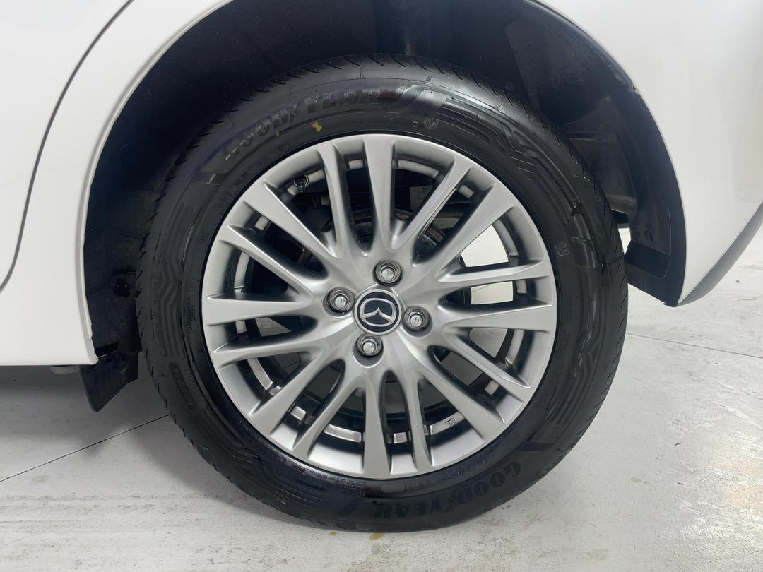Photo '11' of Mazda Mazda2