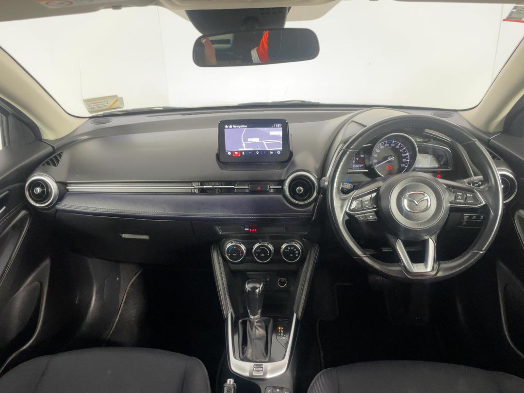 Photo '17' of Mazda Mazda2