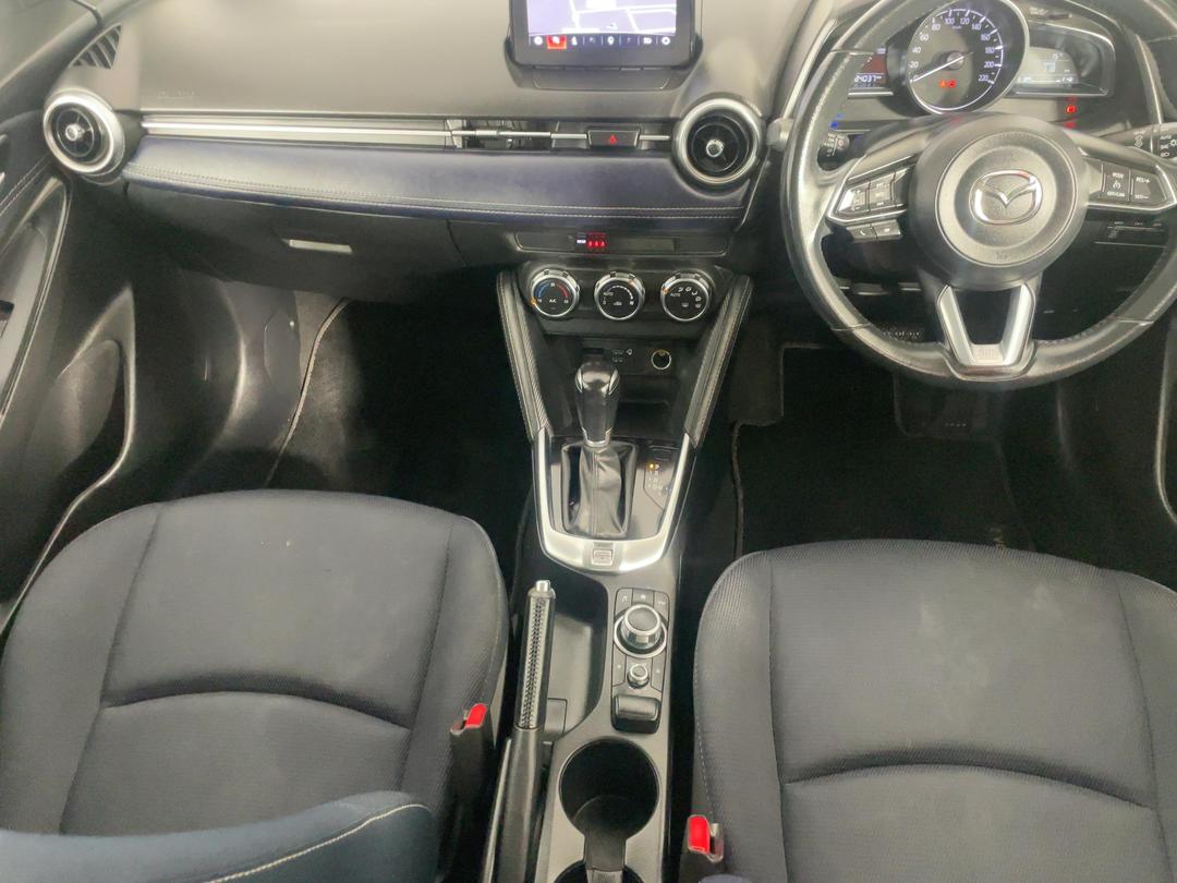 Photo '18' of Mazda Mazda2