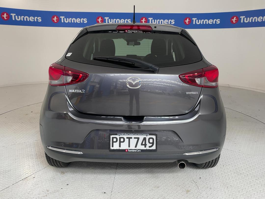 Photo '6' of Mazda Mazda2
