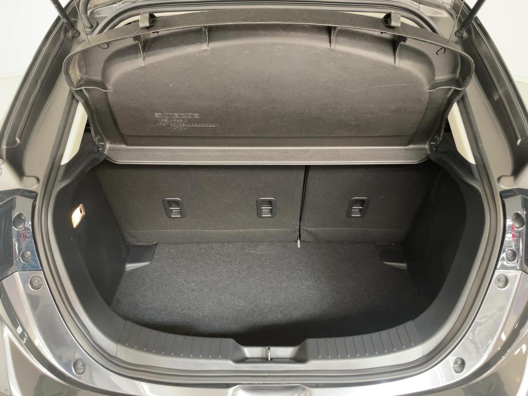Photo '14' of Mazda Mazda2