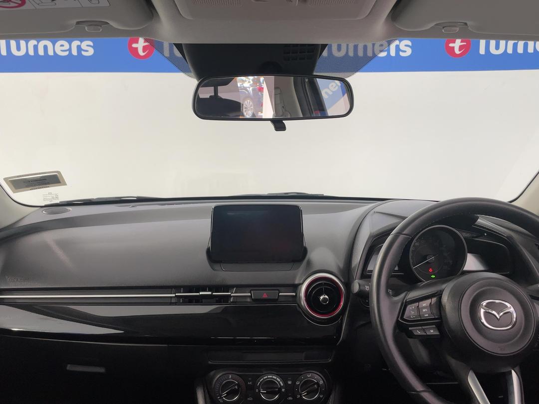 Photo '17' of Mazda Mazda2