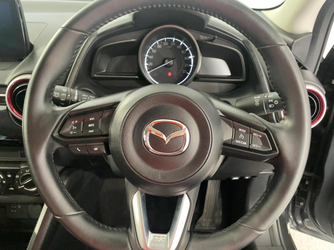 Photo '27' of Mazda Mazda2
