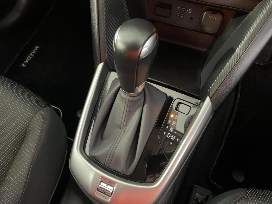 Photo '31' of Mazda Mazda2