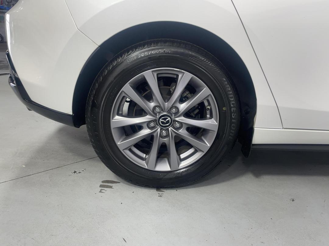 Photo '12' of Mazda Mazda3