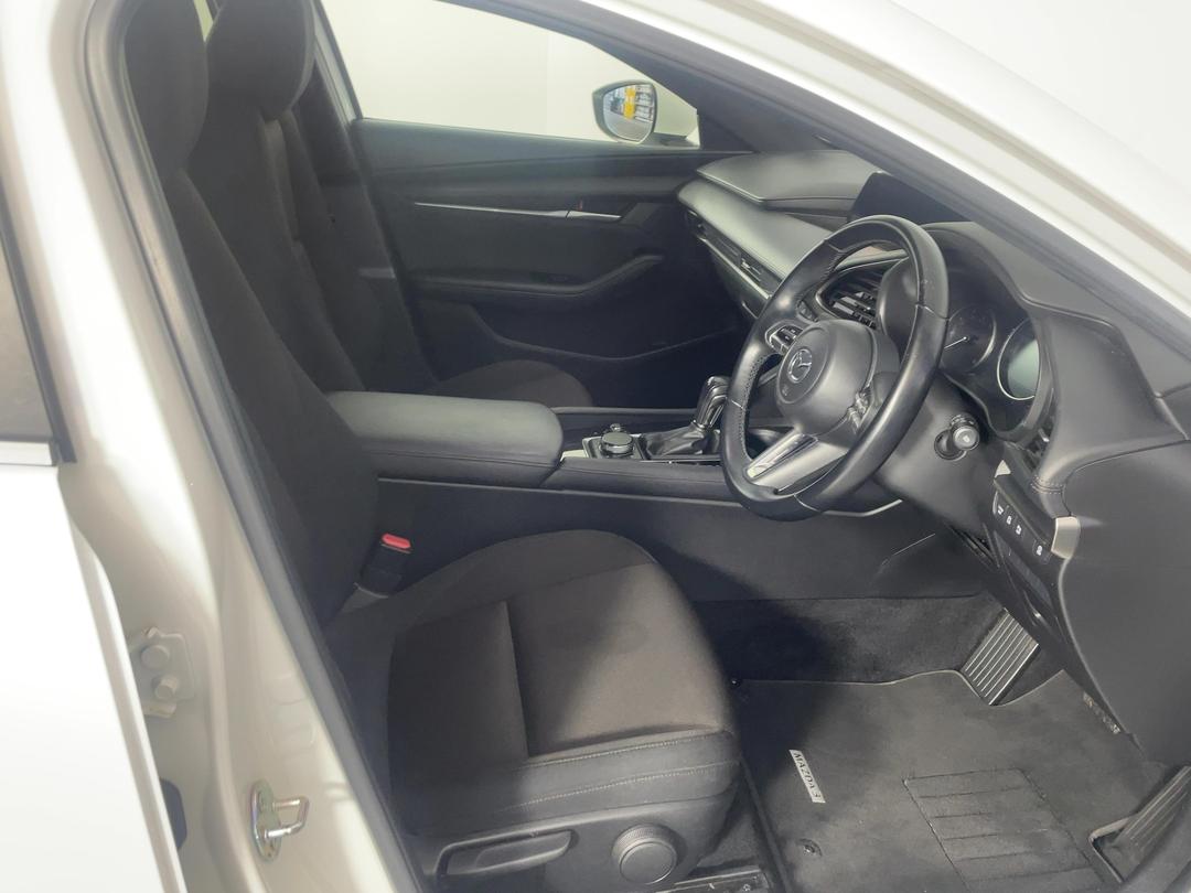 Photo '16' of Mazda Mazda3