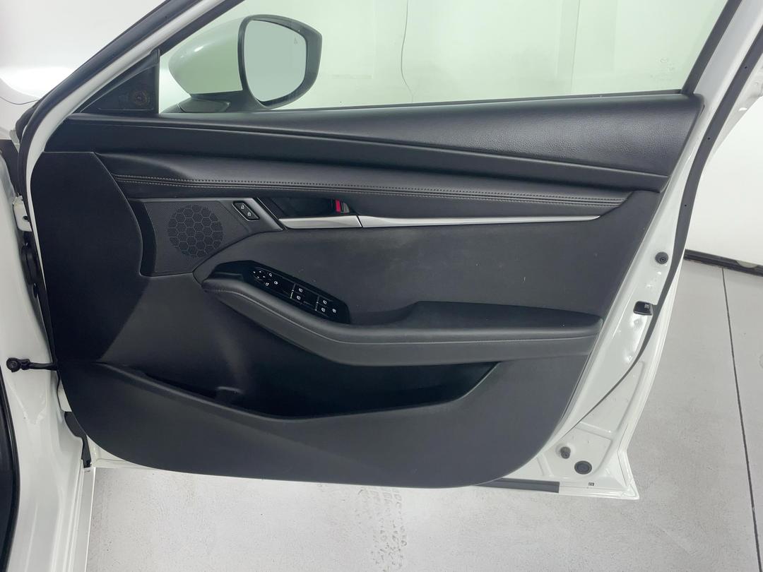 Photo '15' of Mazda Mazda3