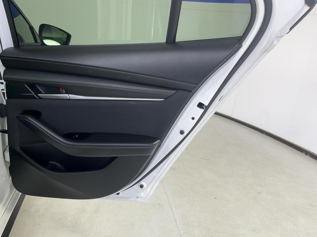 Photo '19' of Mazda Mazda3