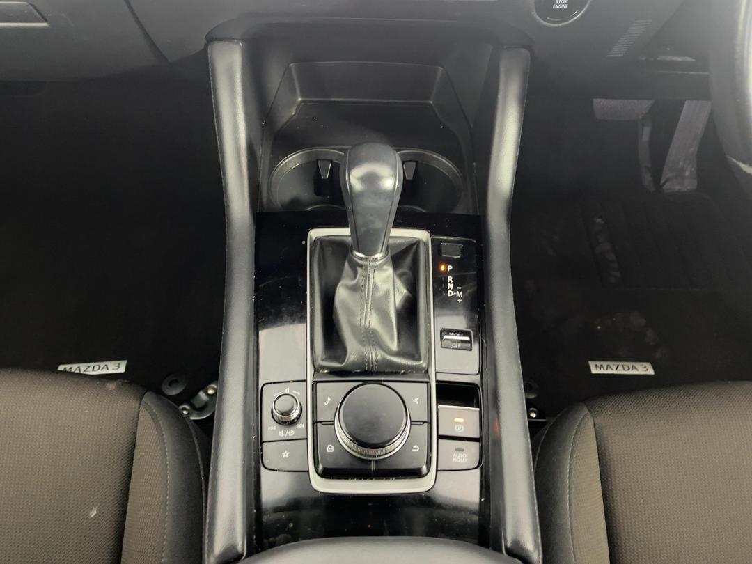 Photo '18' of Mazda Mazda3
