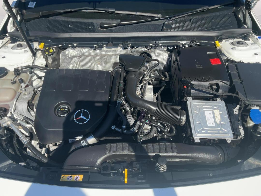 Photo '13' of Mercedes-Benz CLA