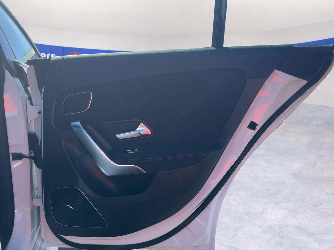 Photo '19' of Mercedes-Benz CLA