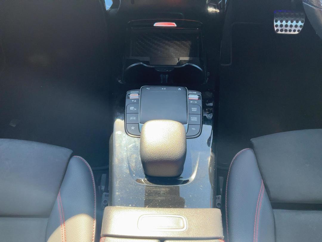 Photo '18' of Mercedes-Benz CLA