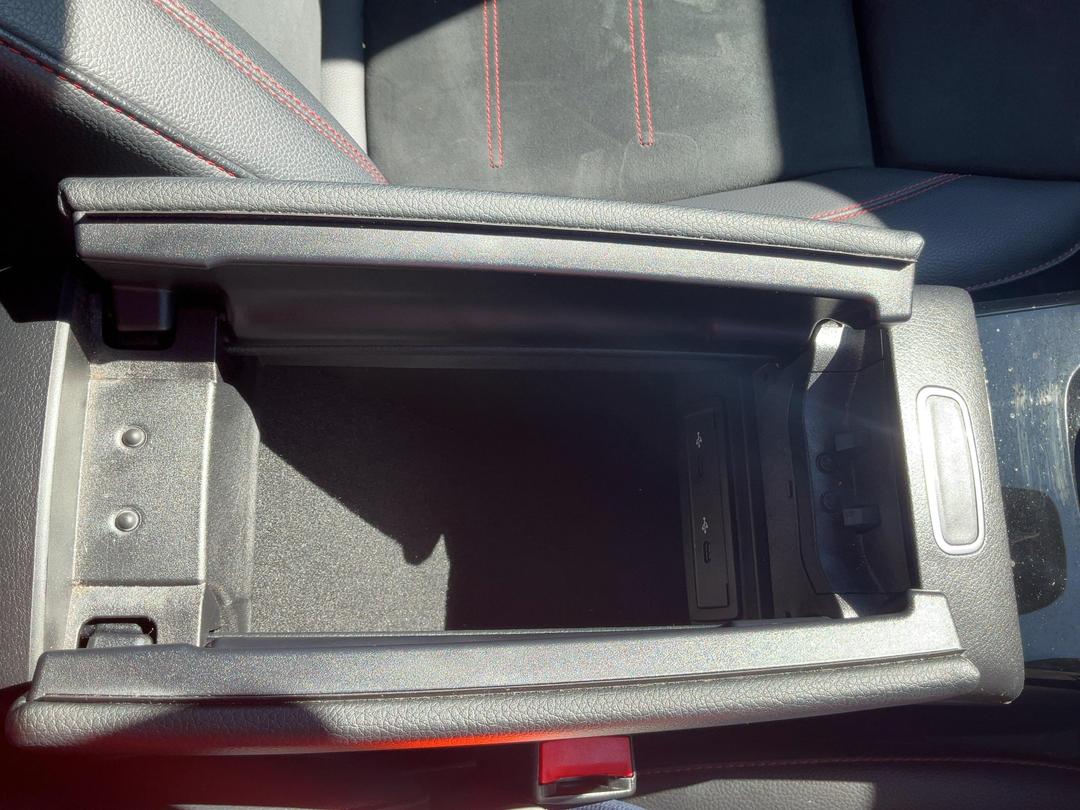 Photo '37' of Mercedes-Benz CLA