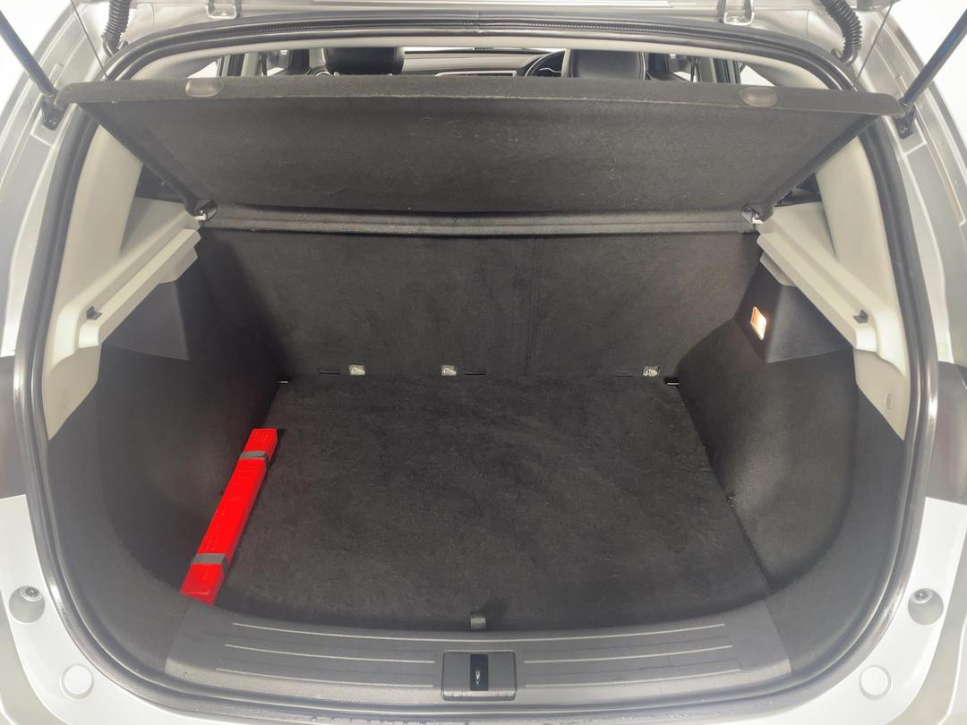 Photo '14' of MG ZS