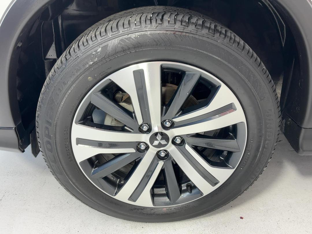 Photo '10' of Mitsubishi ASX