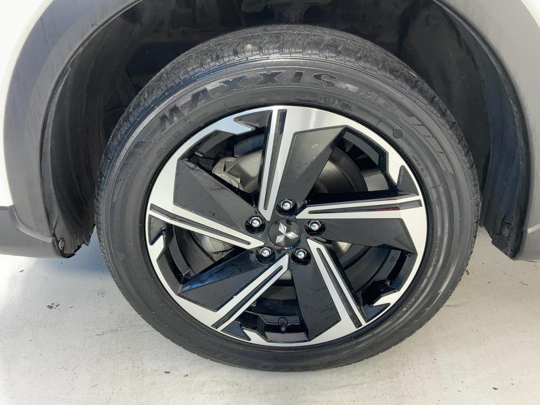 Photo '10' of Mitsubishi Eclipse Cross