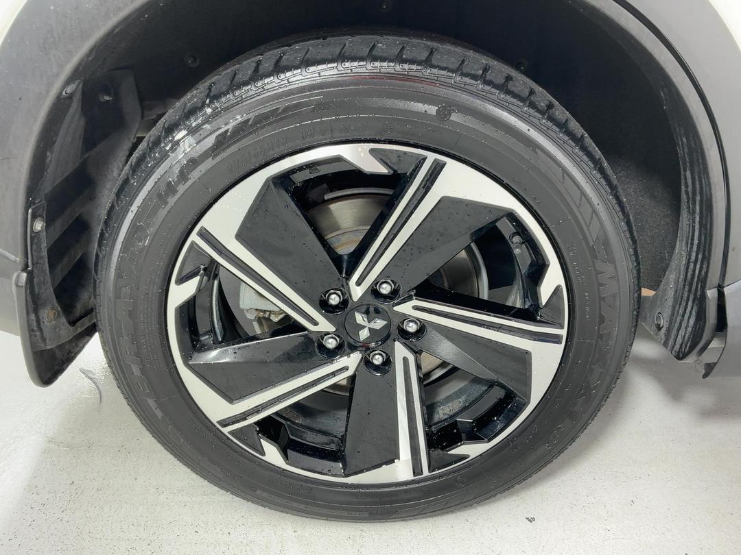 Photo '12' of Mitsubishi Eclipse Cross