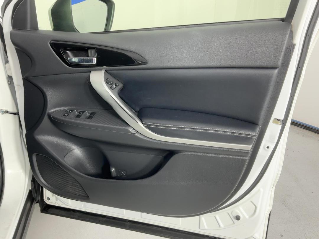 Photo '15' of Mitsubishi Eclipse Cross