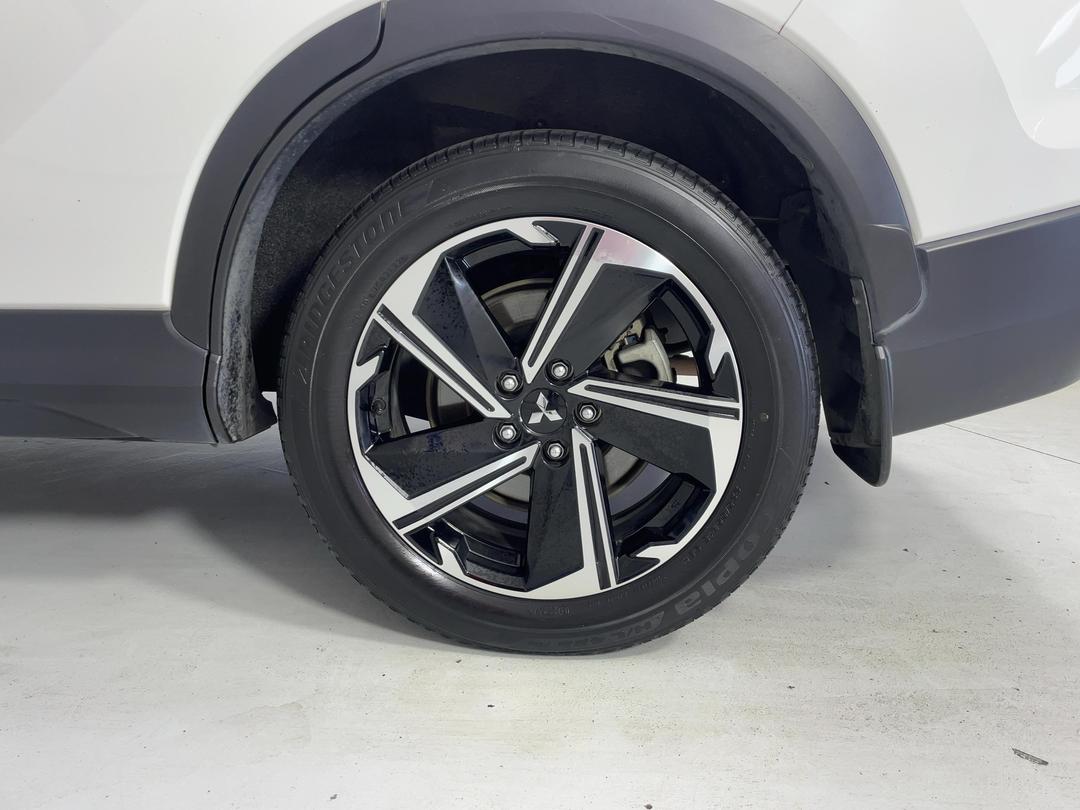 Photo '11' of Mitsubishi Eclipse Cross