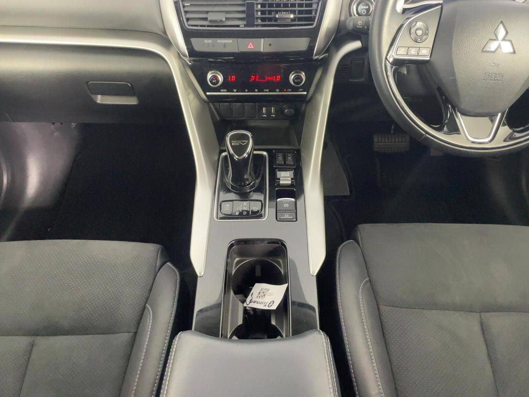 Photo '18' of Mitsubishi Eclipse Cross