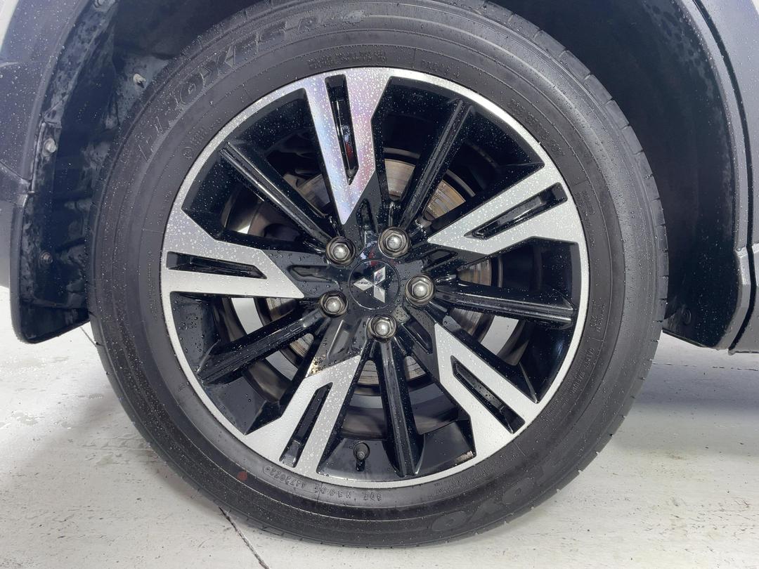 Photo '12' of Mitsubishi Eclipse Cross