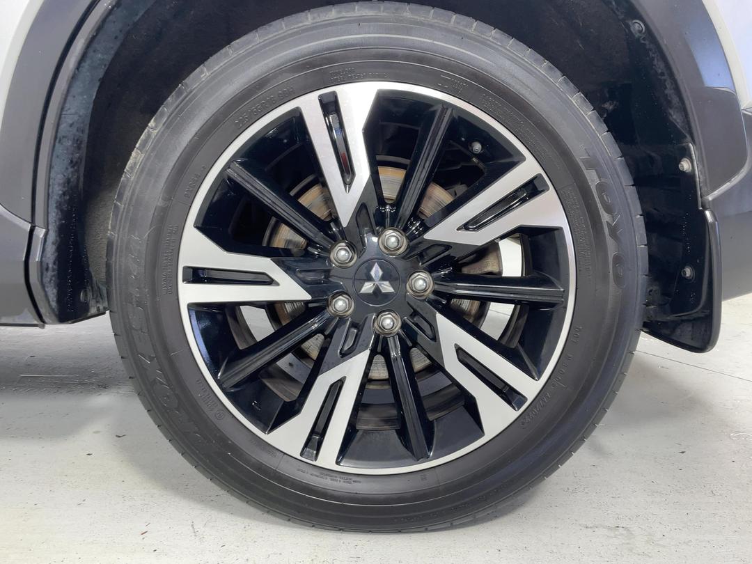 Photo '11' of Mitsubishi Eclipse Cross
