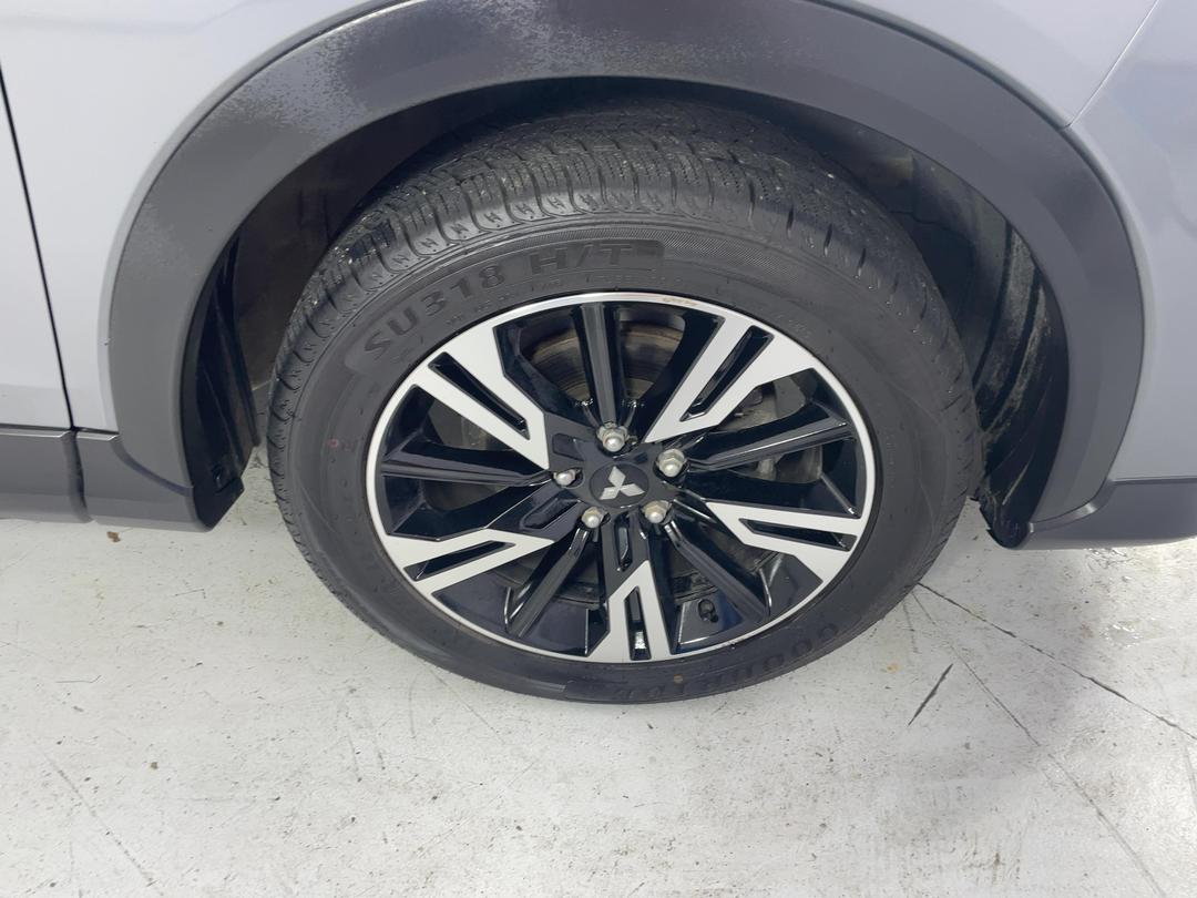 Photo '9' of Mitsubishi Eclipse Cross