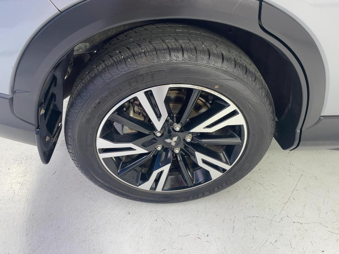 Photo '12' of Mitsubishi Eclipse Cross