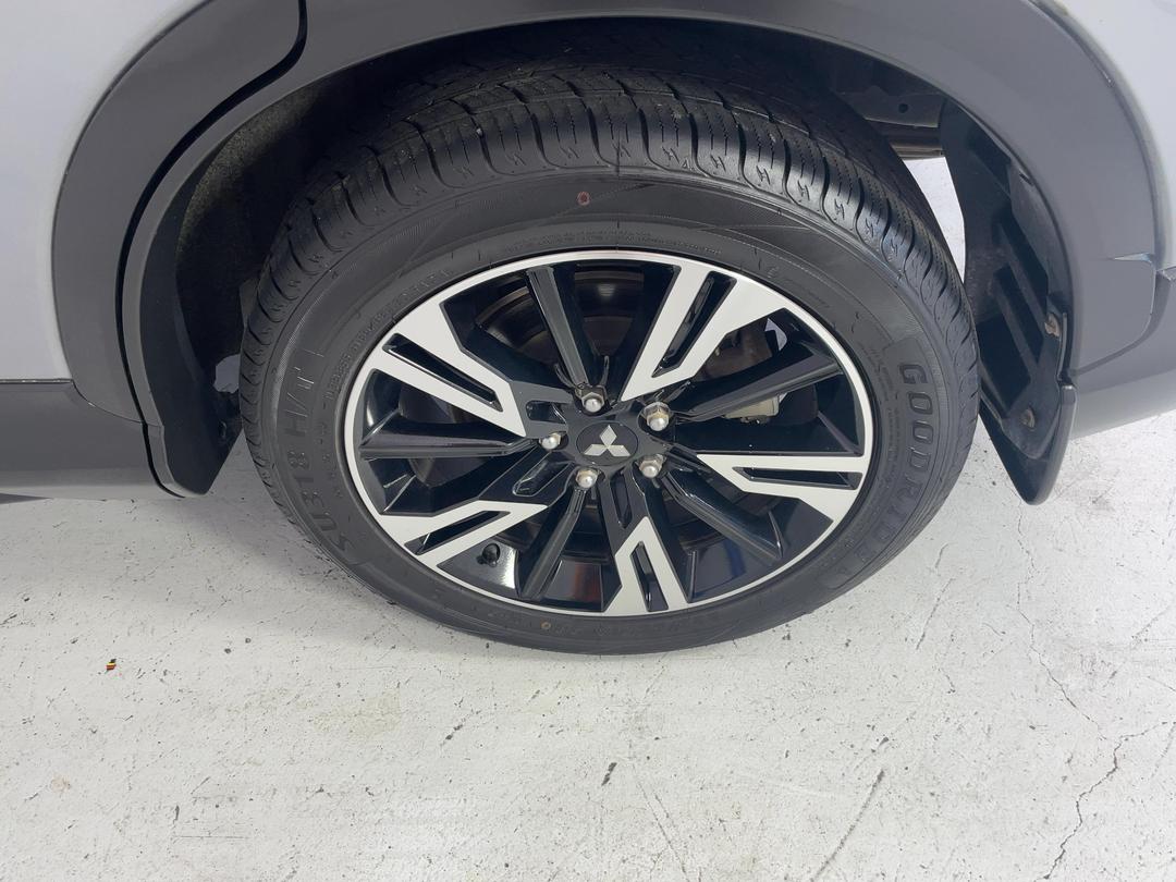 Photo '11' of Mitsubishi Eclipse Cross
