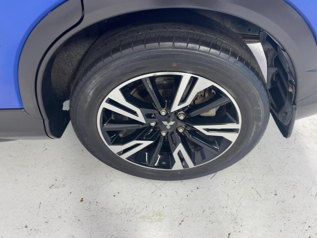 Photo '11' of Mitsubishi Eclipse Cross