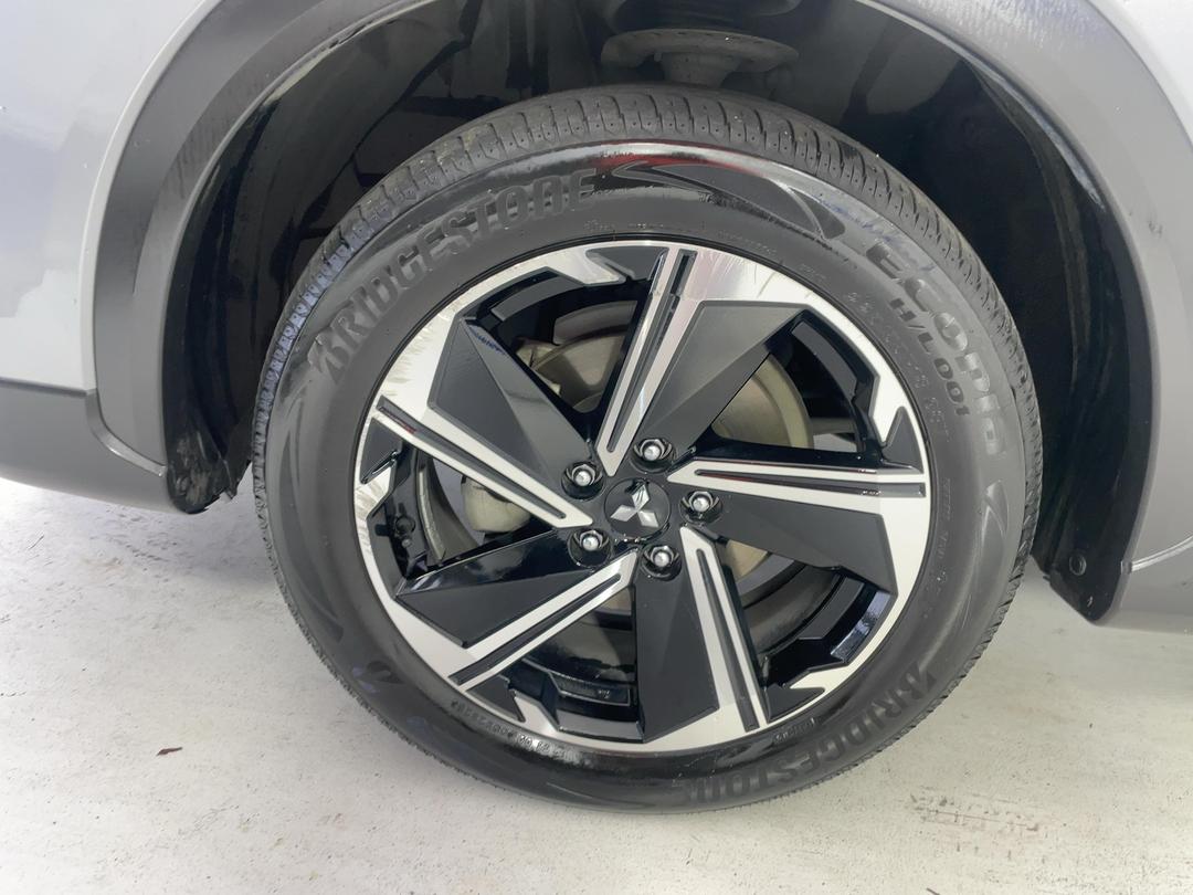 Photo '10' of Mitsubishi Eclipse Cross