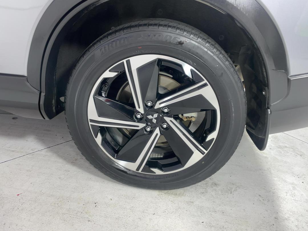 Photo '11' of Mitsubishi Eclipse Cross