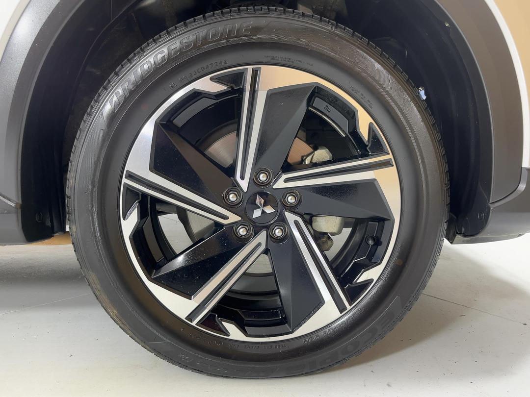 Photo '9' of Mitsubishi Eclipse Cross