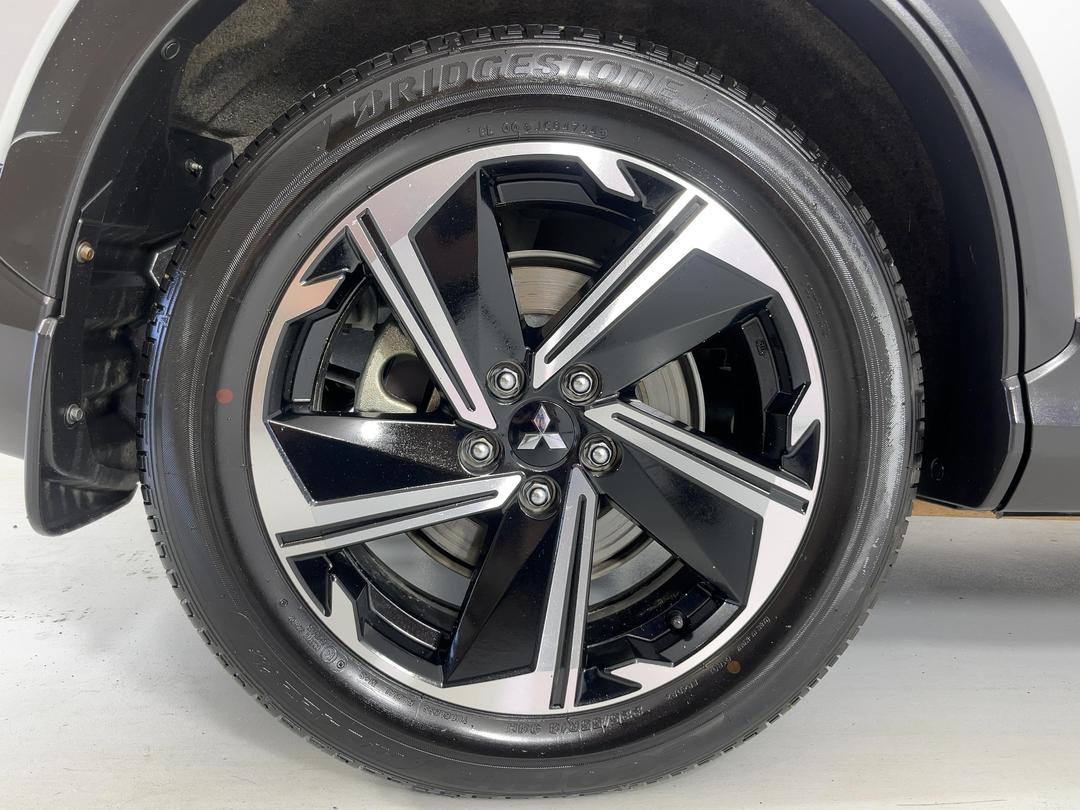Photo '12' of Mitsubishi Eclipse Cross