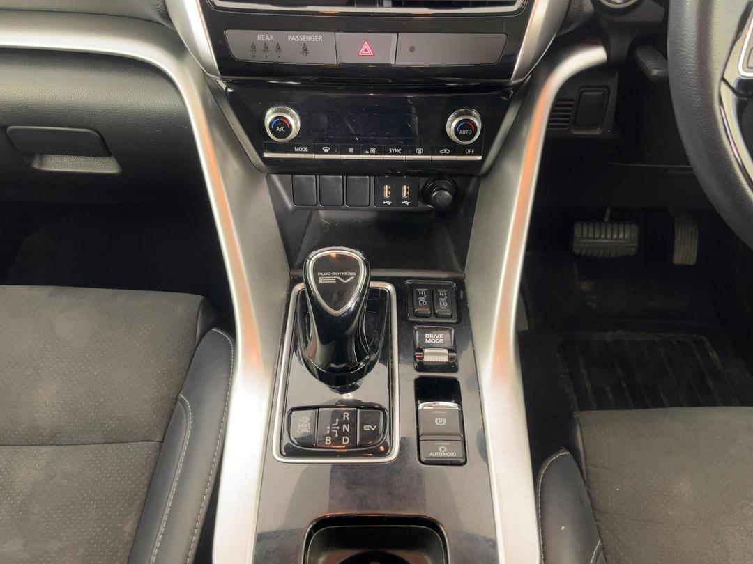 Photo '18' of Mitsubishi Eclipse Cross