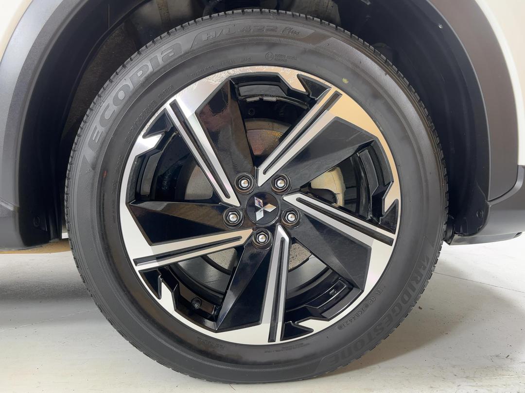 Photo '9' of Mitsubishi Eclipse Cross