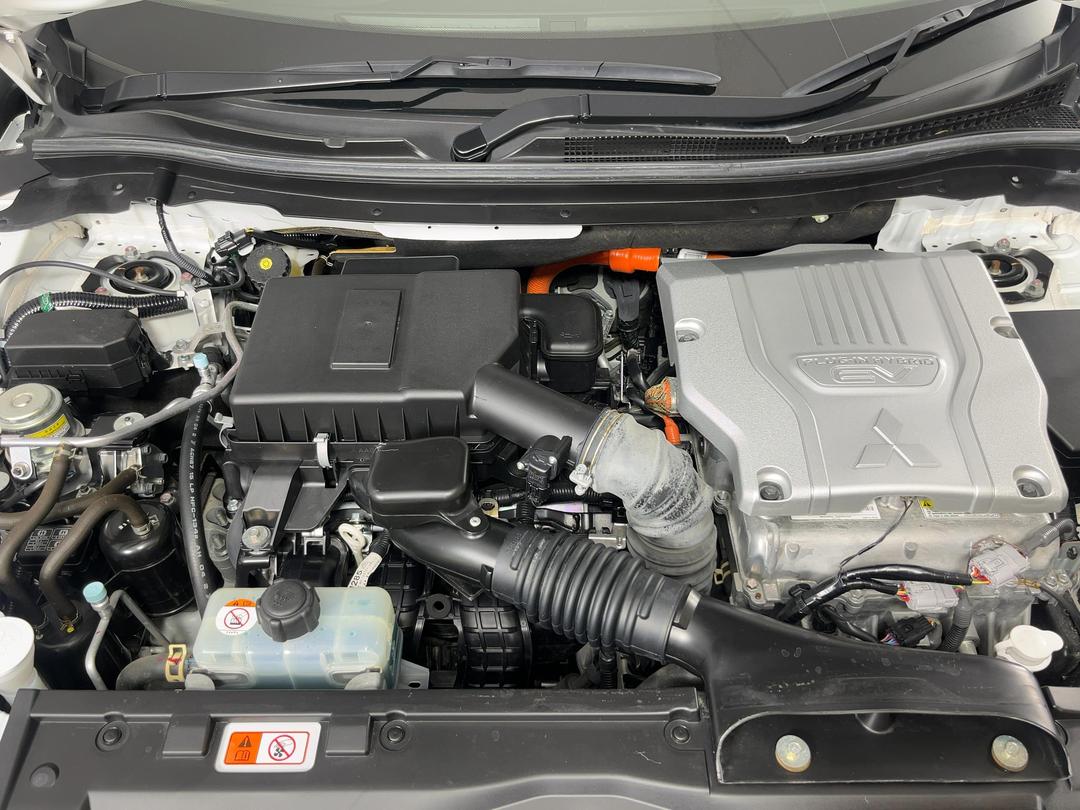 Photo '13' of Mitsubishi Eclipse Cross